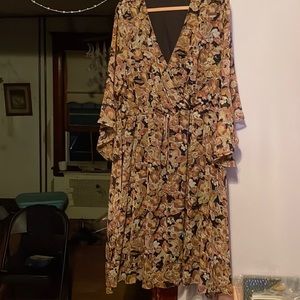 Avenue black and floral print midi dress size 30/32